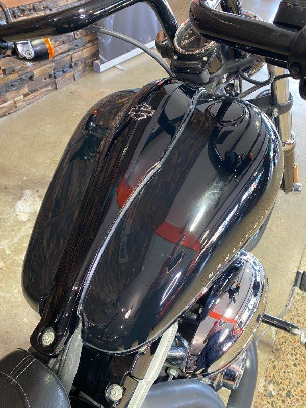 2011 HARLEY-DAVIDSON FXS BLACKLINE CRUISER