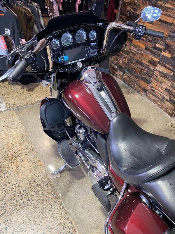 2018 HARLEY-DAVIDSON FLHTK ULTRA LIMITED CRUISER