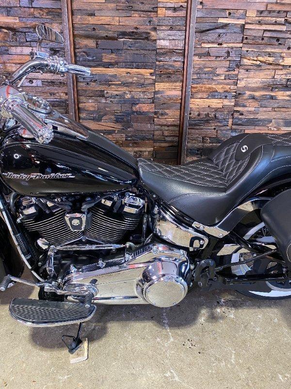 2019 HARLEY-DAVIDSON FLDE DELUXE (107) CRUISER