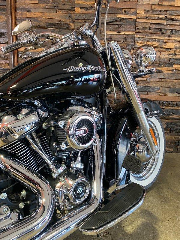 2019 HARLEY-DAVIDSON FLDE DELUXE (107) CRUISER