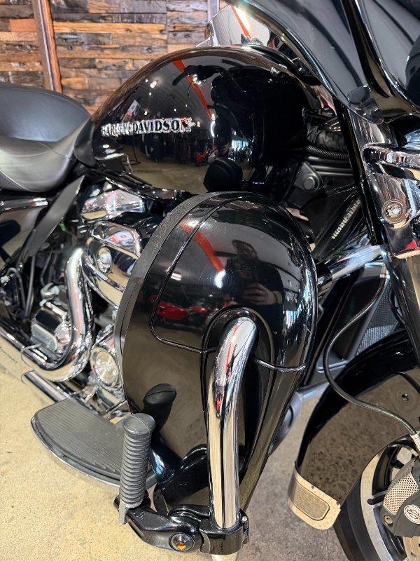 2018 HARLEY-DAVIDSON FLHTK ULTRA LIMITED CRUISER