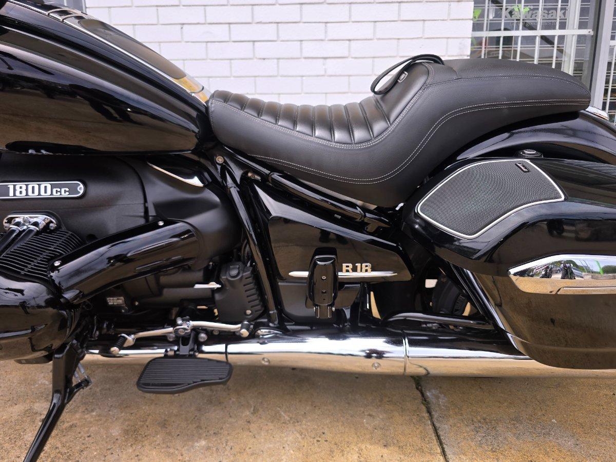 2022 BMW R18 B DELUXE CRUISER
