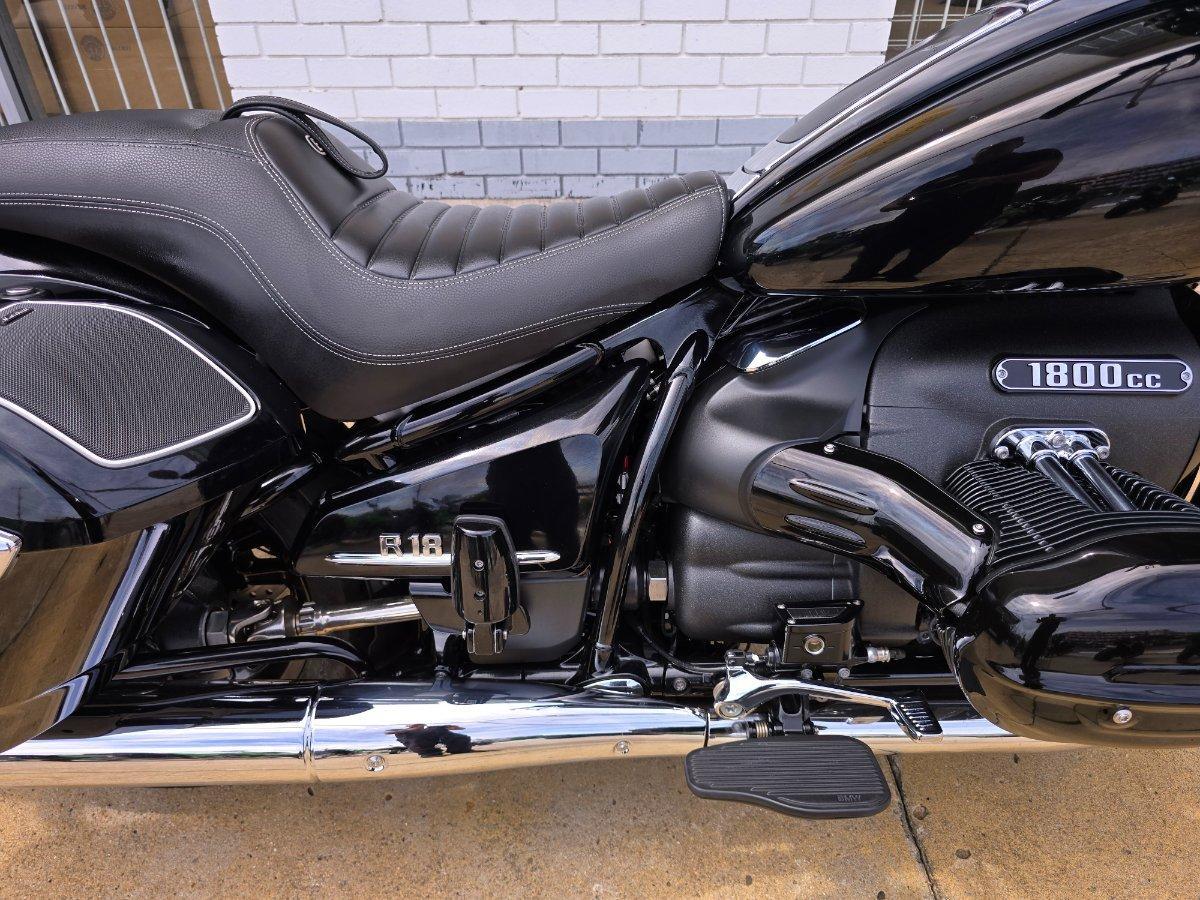 2022 BMW R18 B DELUXE CRUISER