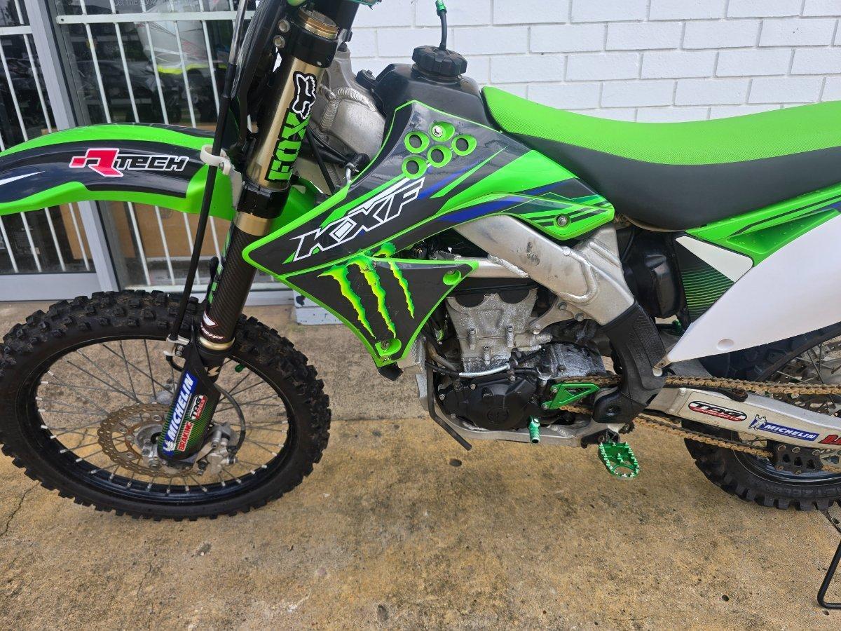 2010 KAWASAKI KX450F MOTOCROSS