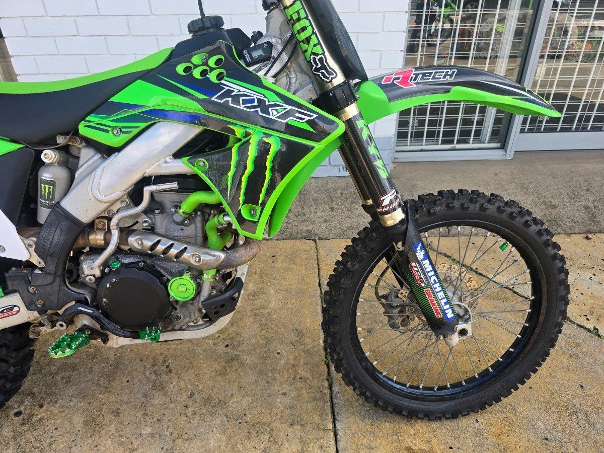 2010 KAWASAKI KX450F MOTOCROSS