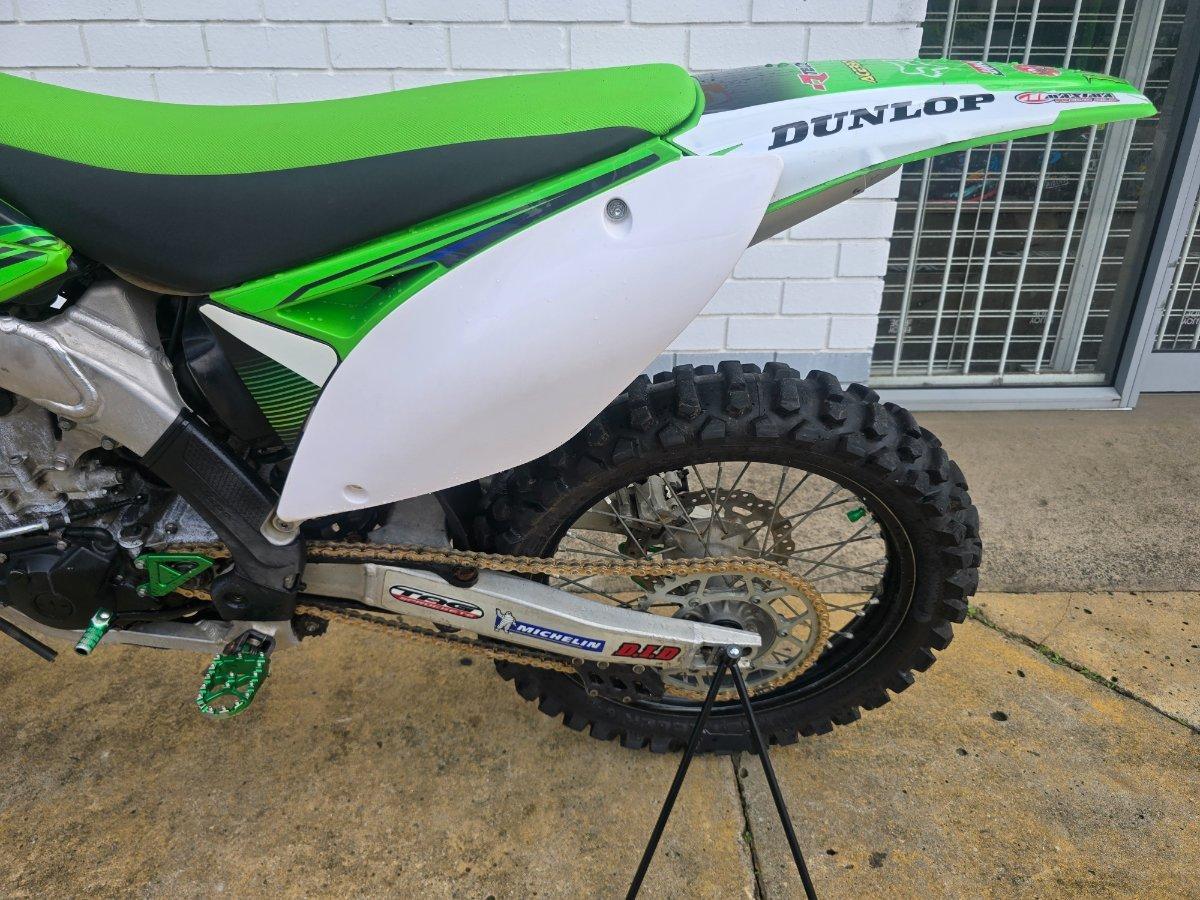 2010 KAWASAKI KX450F MOTOCROSS