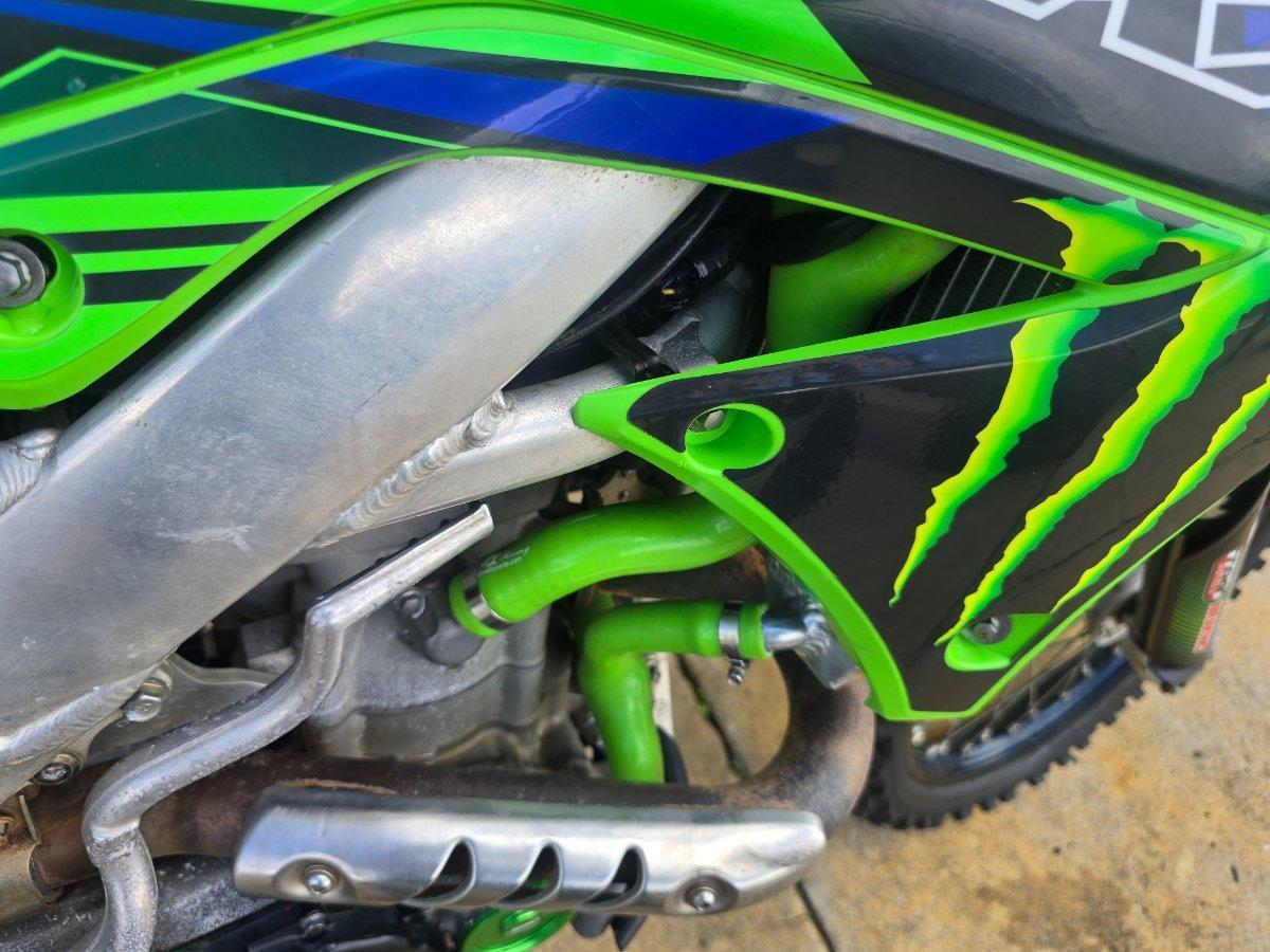2010 KAWASAKI KX450F MOTOCROSS