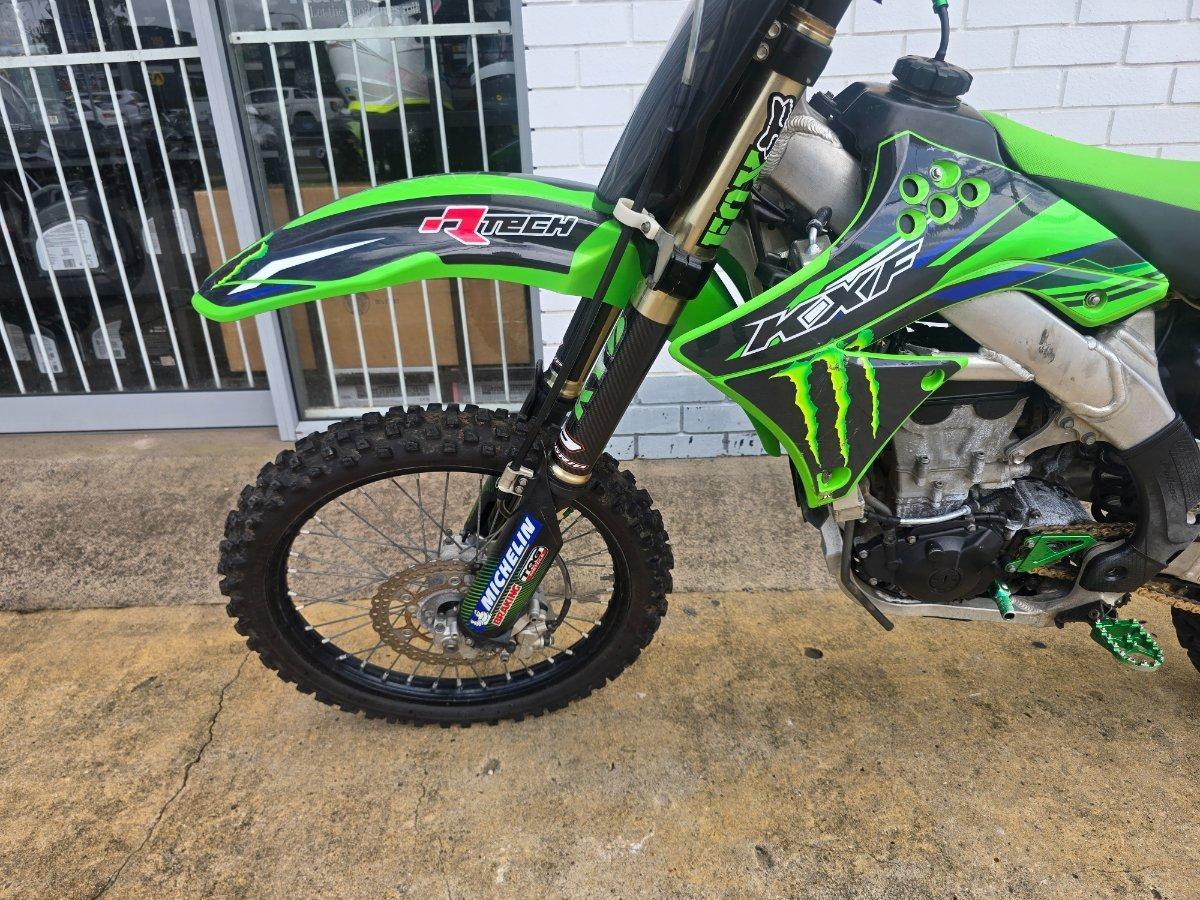 2010 KAWASAKI KX450F MOTOCROSS