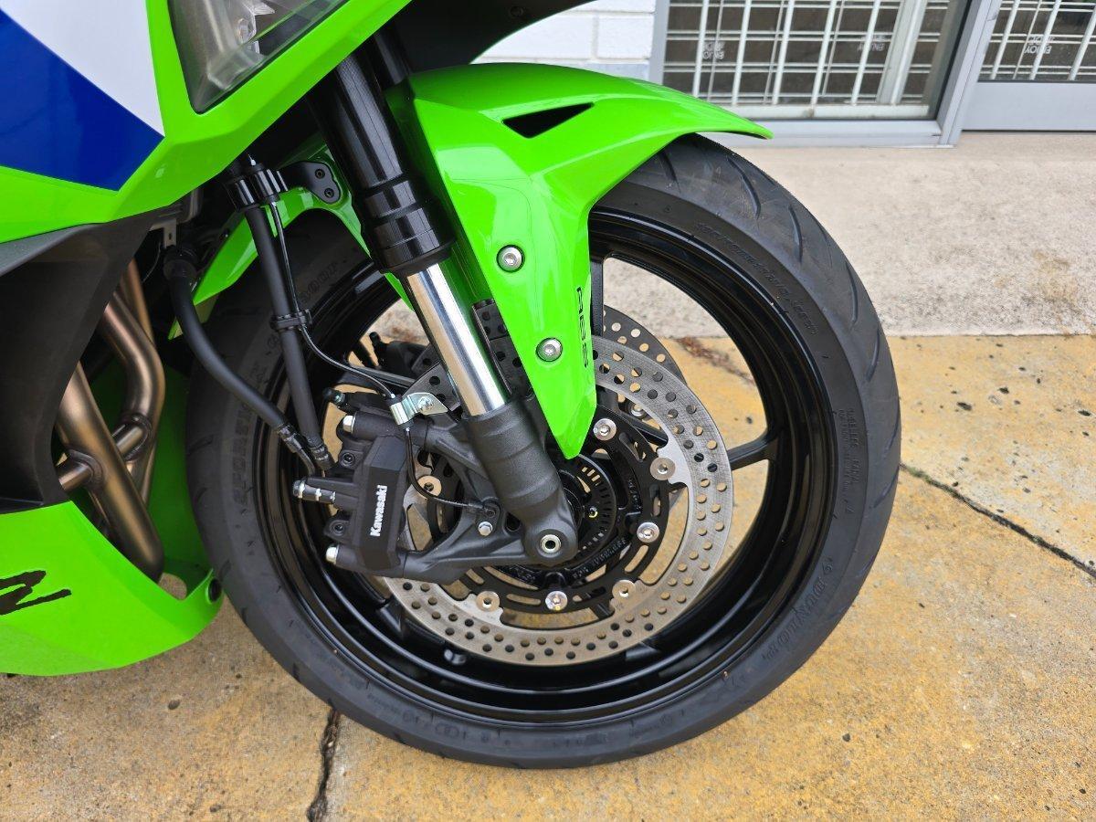2026 KAWASAKI NINJA 400 ZX-4RR KRT SPORTS