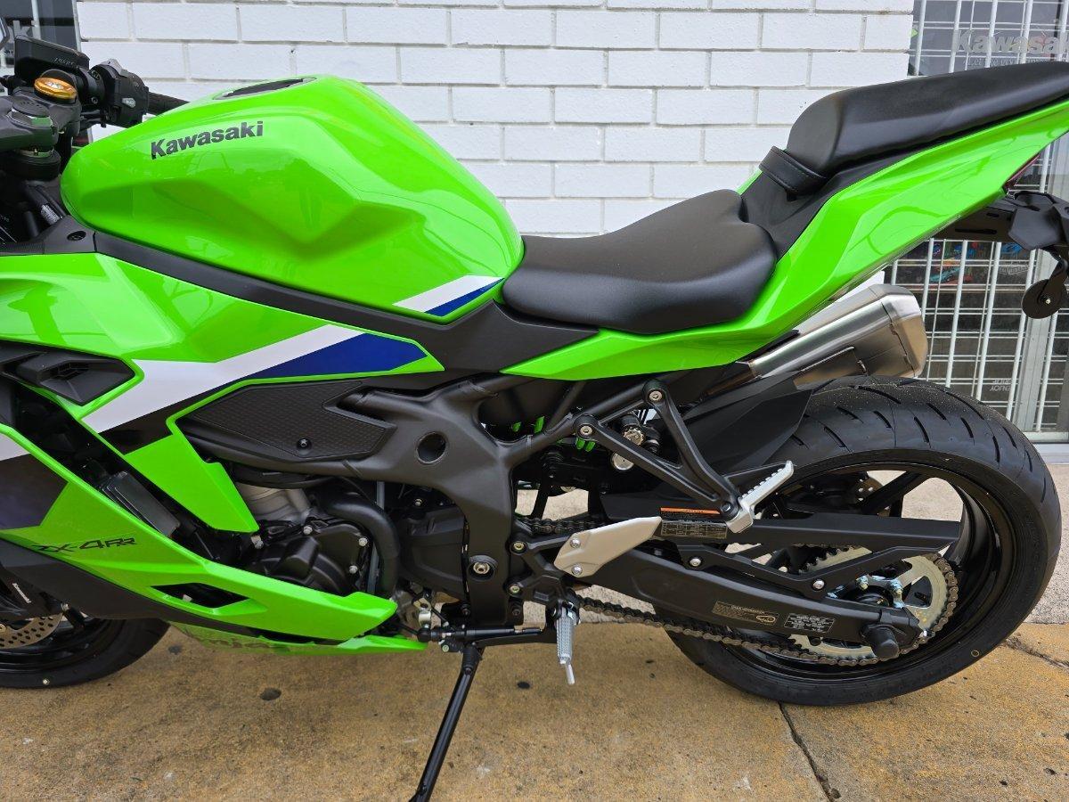 2026 KAWASAKI NINJA 400 ZX-4RR KRT SPORTS