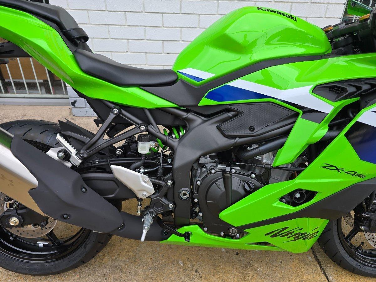 2026 KAWASAKI NINJA 400 ZX-4RR KRT SPORTS