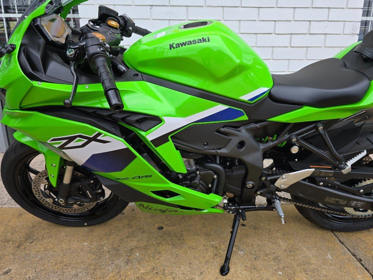 2026 KAWASAKI NINJA 400 ZX-4RR KRT SPORTS