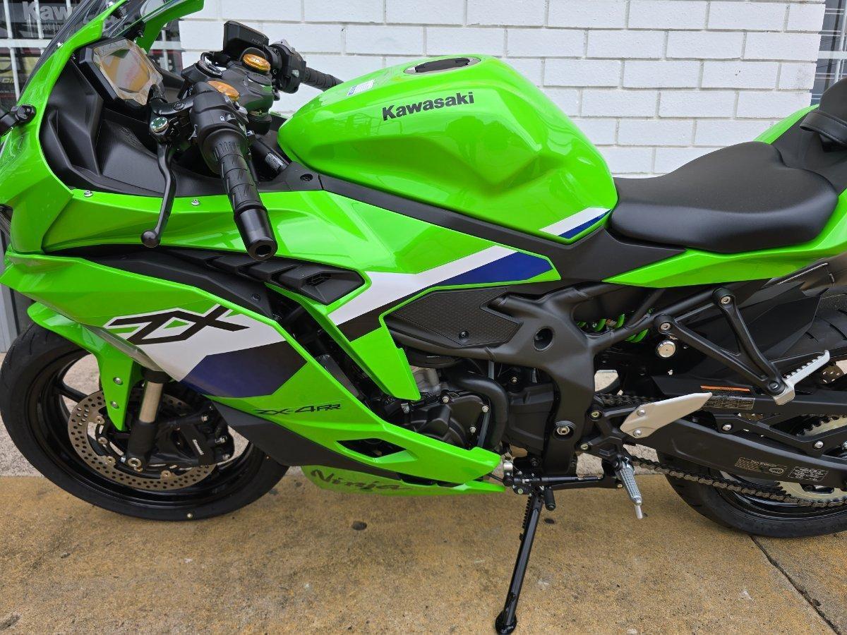 2026 KAWASAKI NINJA 400 ZX-4RR KRT SPORTS