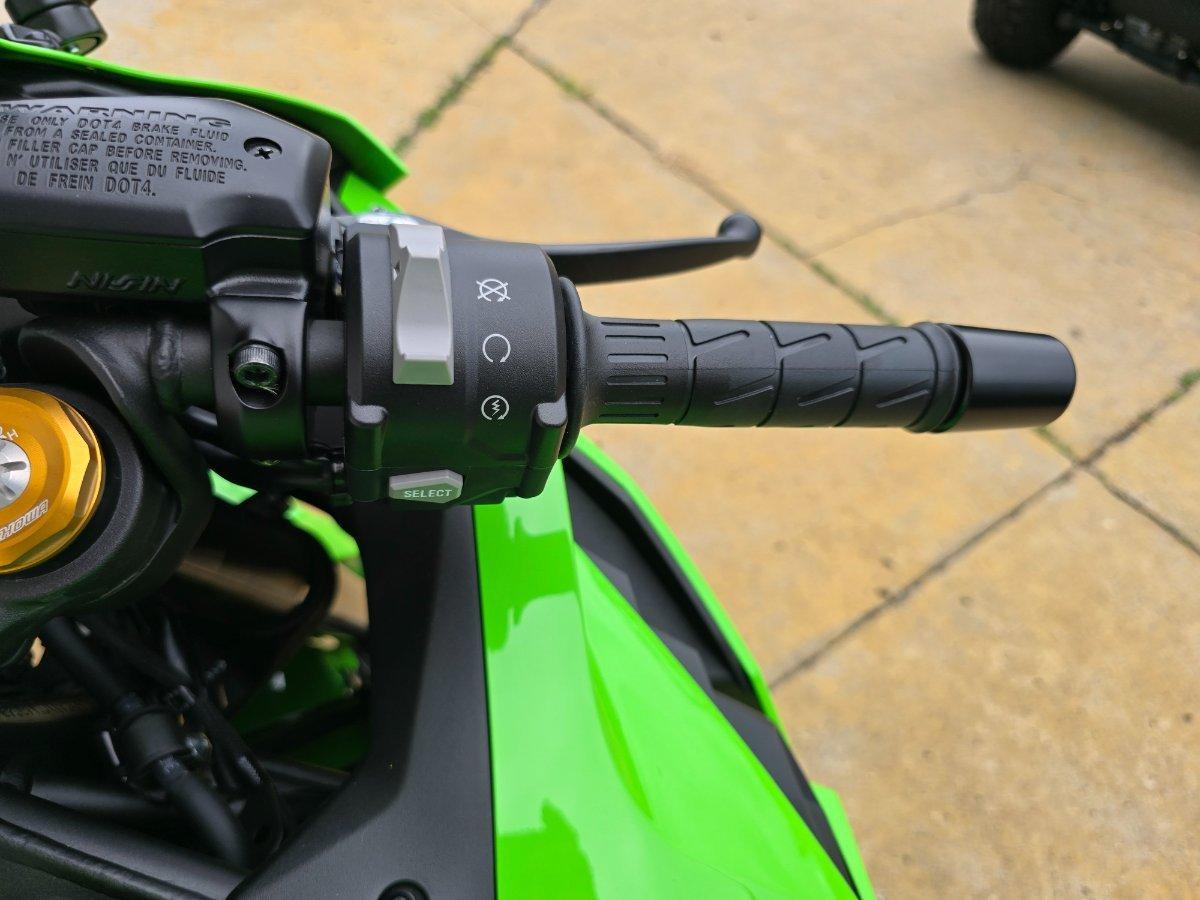 2026 KAWASAKI NINJA 400 ZX-4RR KRT SPORTS