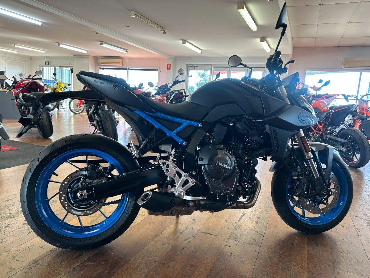 2025 SUZUKI GSX-8S ROAD