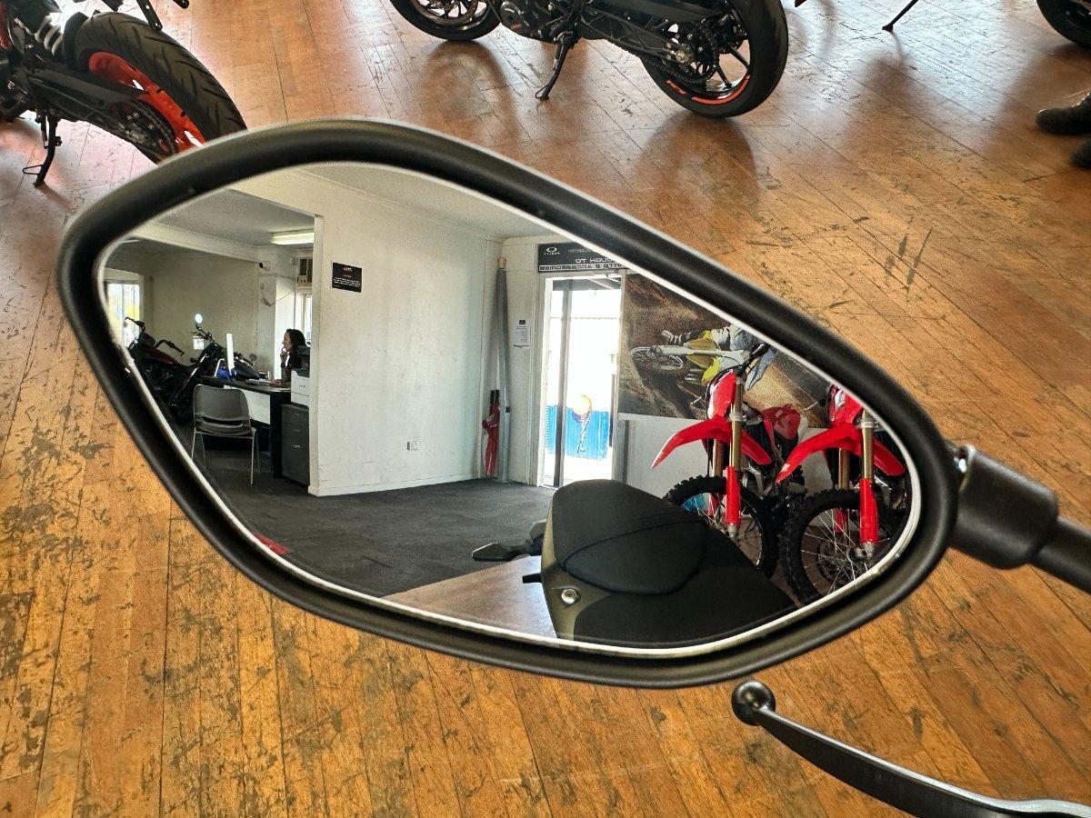 2025 SUZUKI GSX-8S ROAD