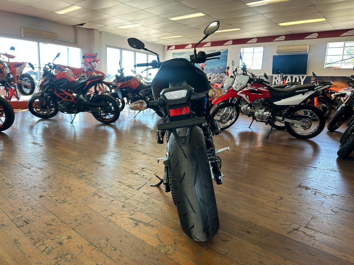 2025 SUZUKI GSX-8S ROAD