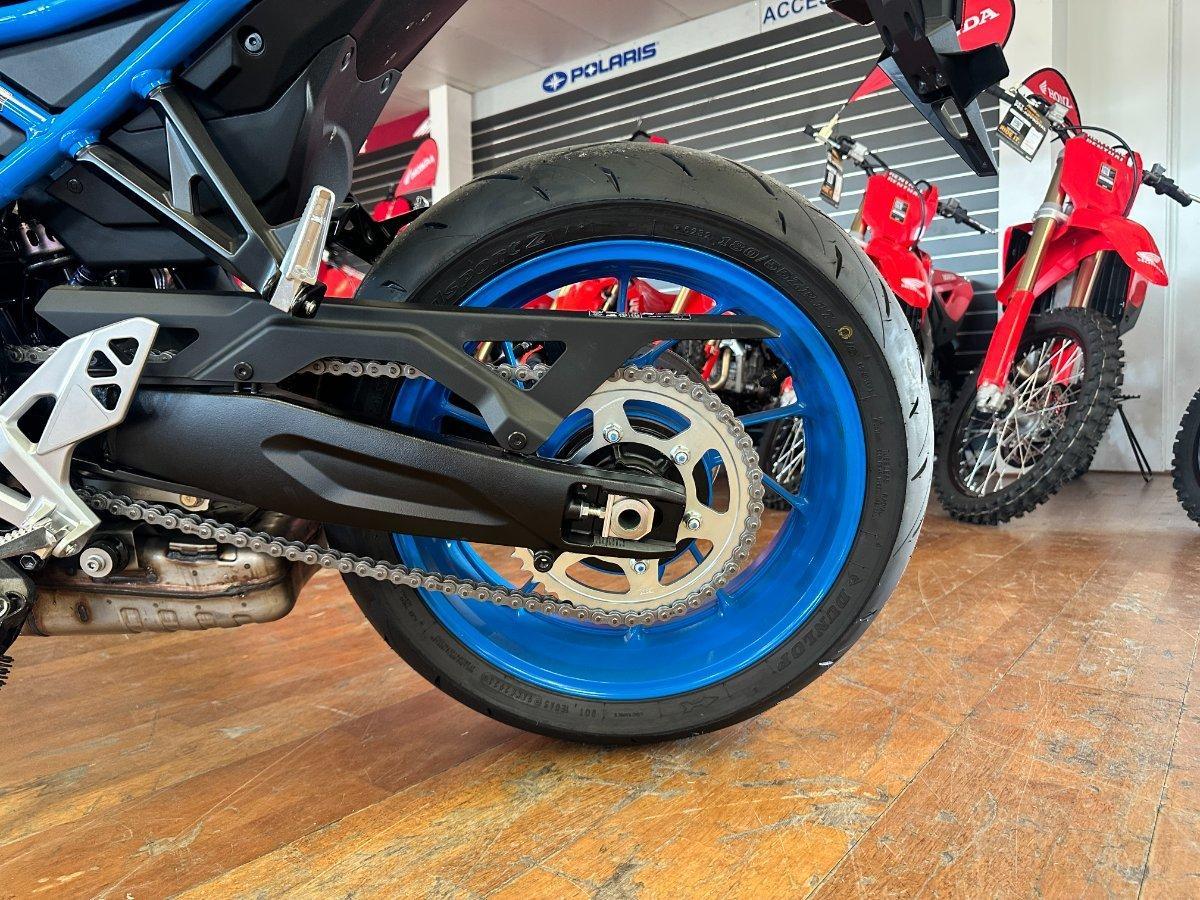 2025 SUZUKI GSX-8S ROAD