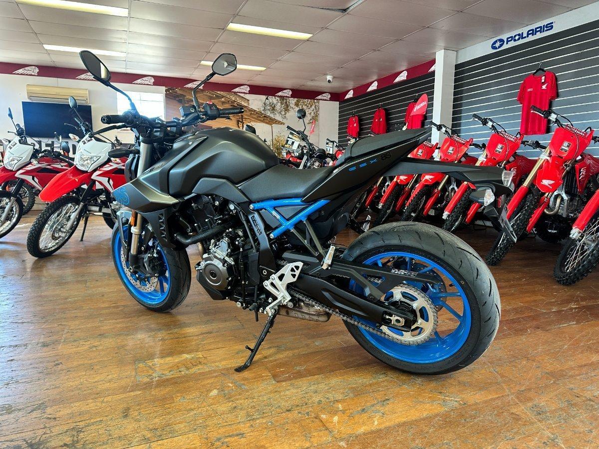 2025 SUZUKI GSX-8S ROAD