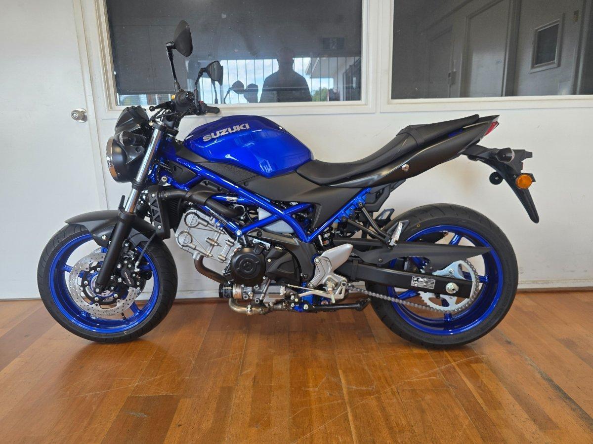 2024 SUZUKI SV650 LAMS ROAD