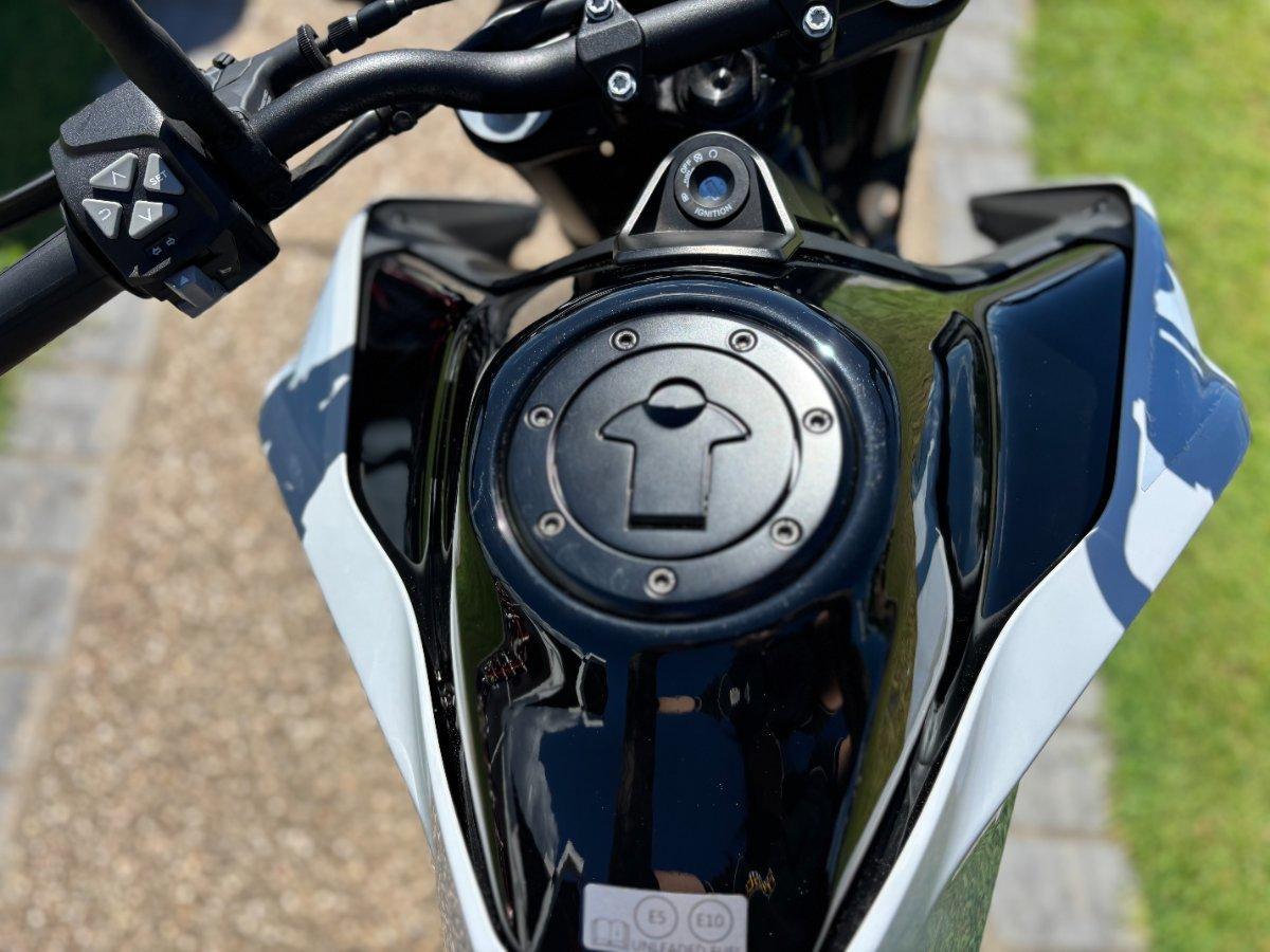 2024 KTM 790 DUKE ROAD