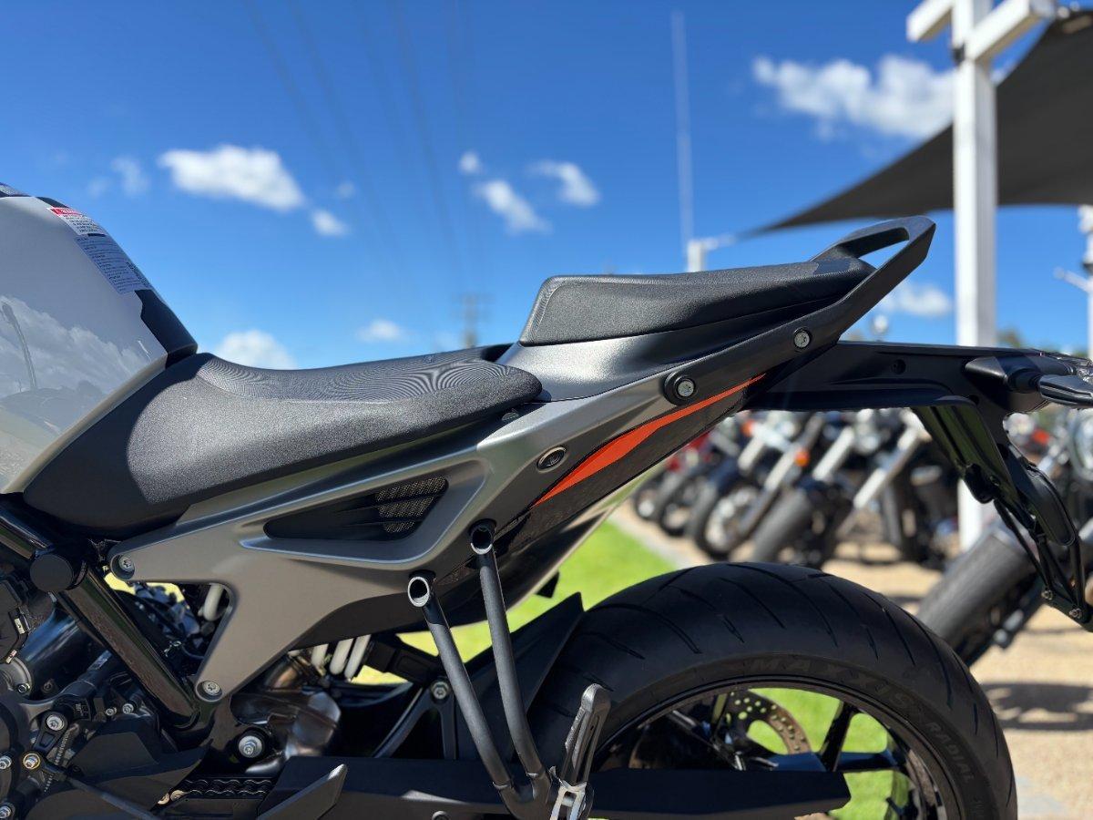 2024 KTM 790 DUKE ROAD
