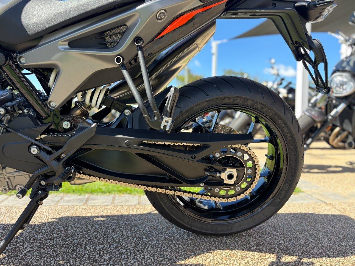 2024 KTM 790 DUKE ROAD