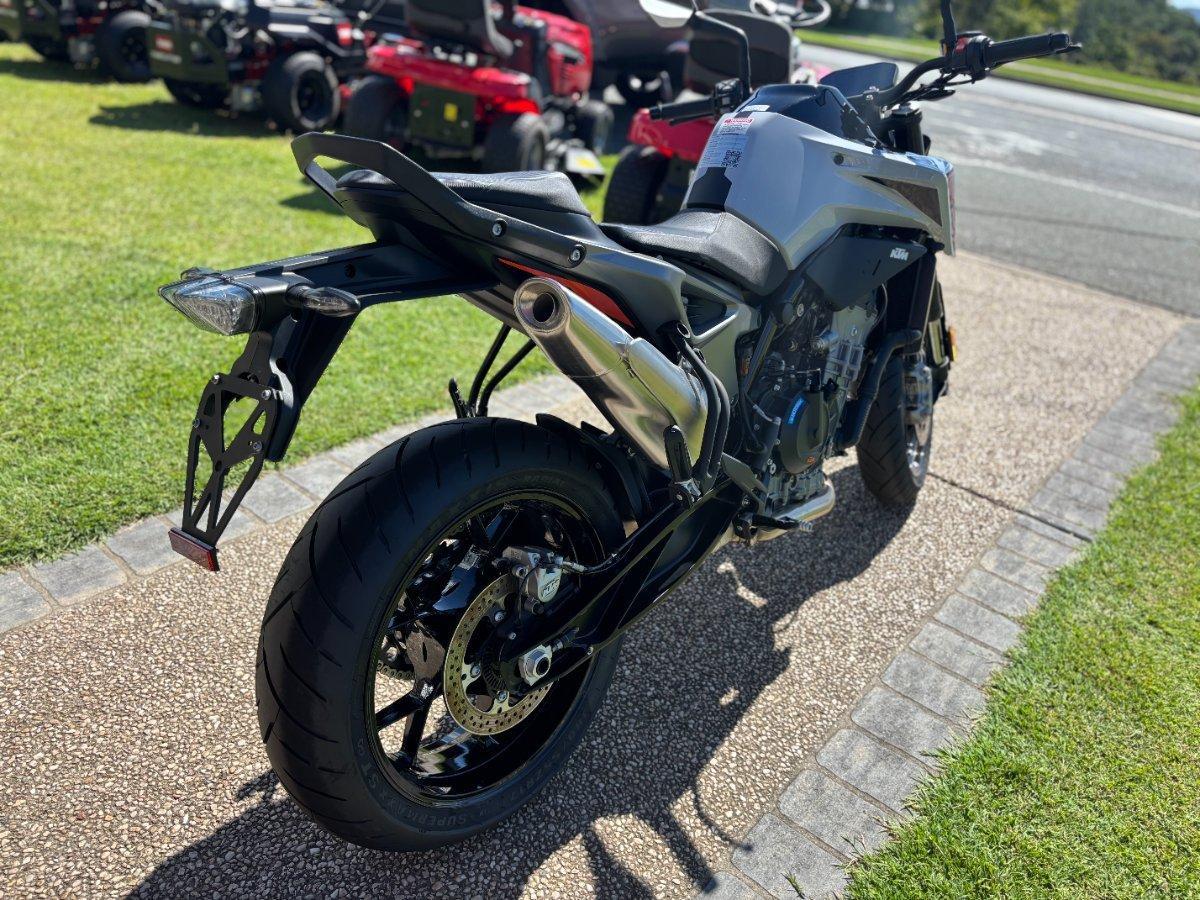 2024 KTM 790 DUKE ROAD