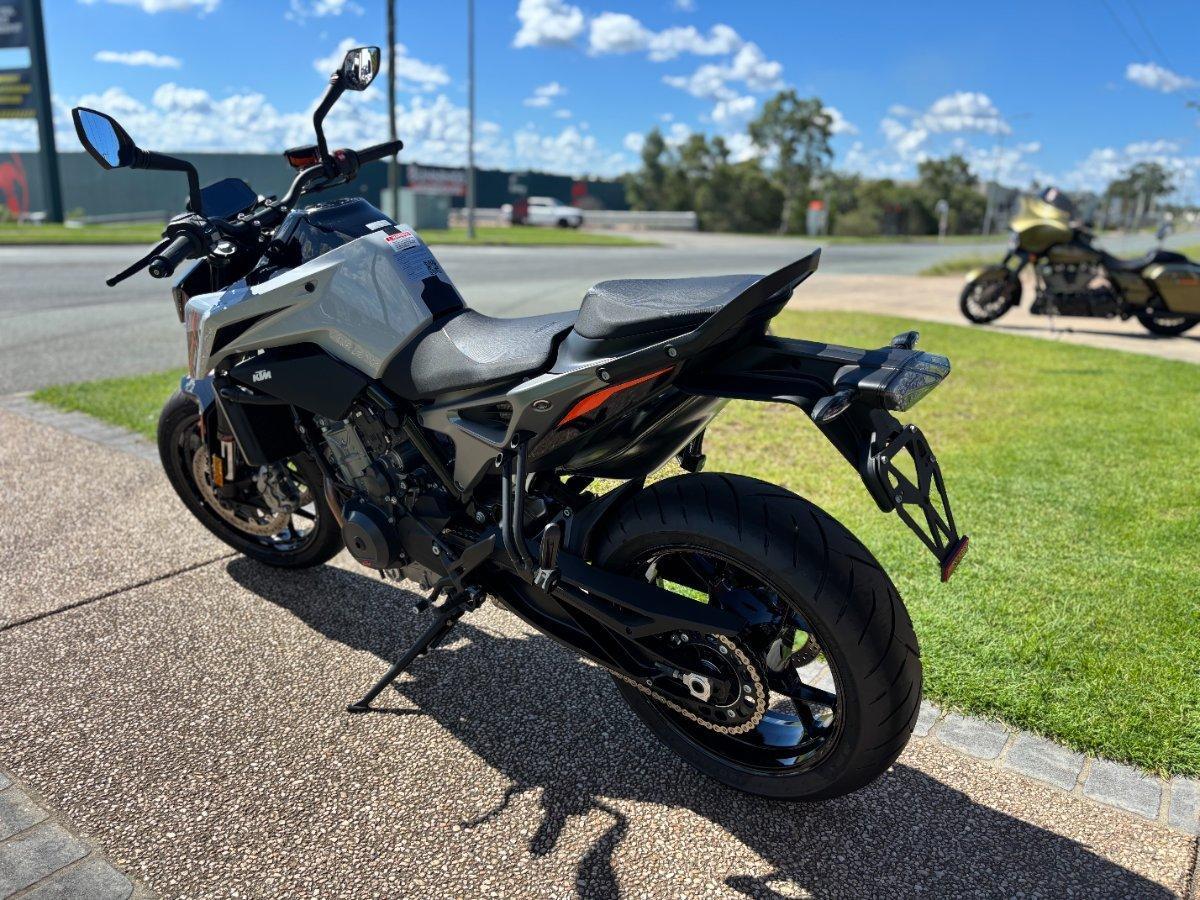 2024 KTM 790 DUKE ROAD