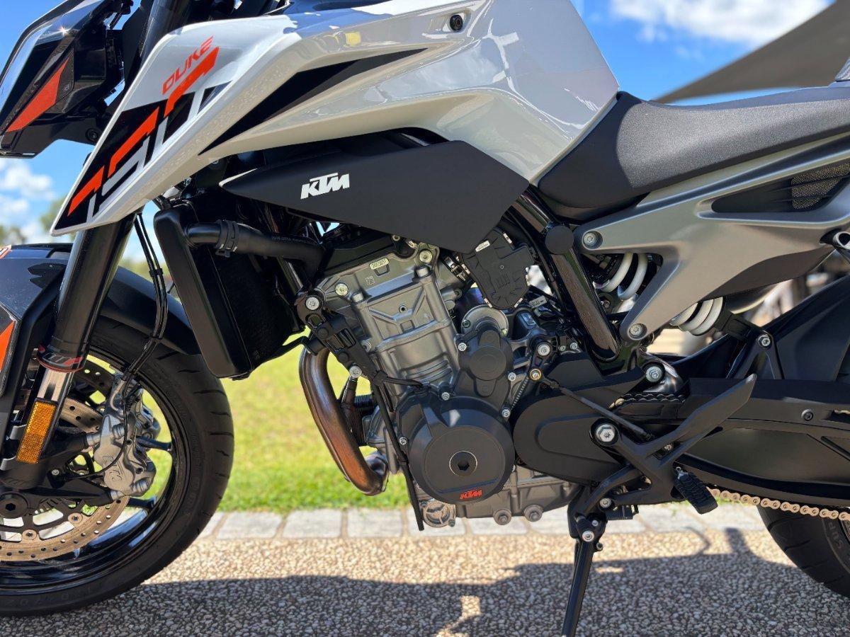 2024 KTM 790 DUKE ROAD