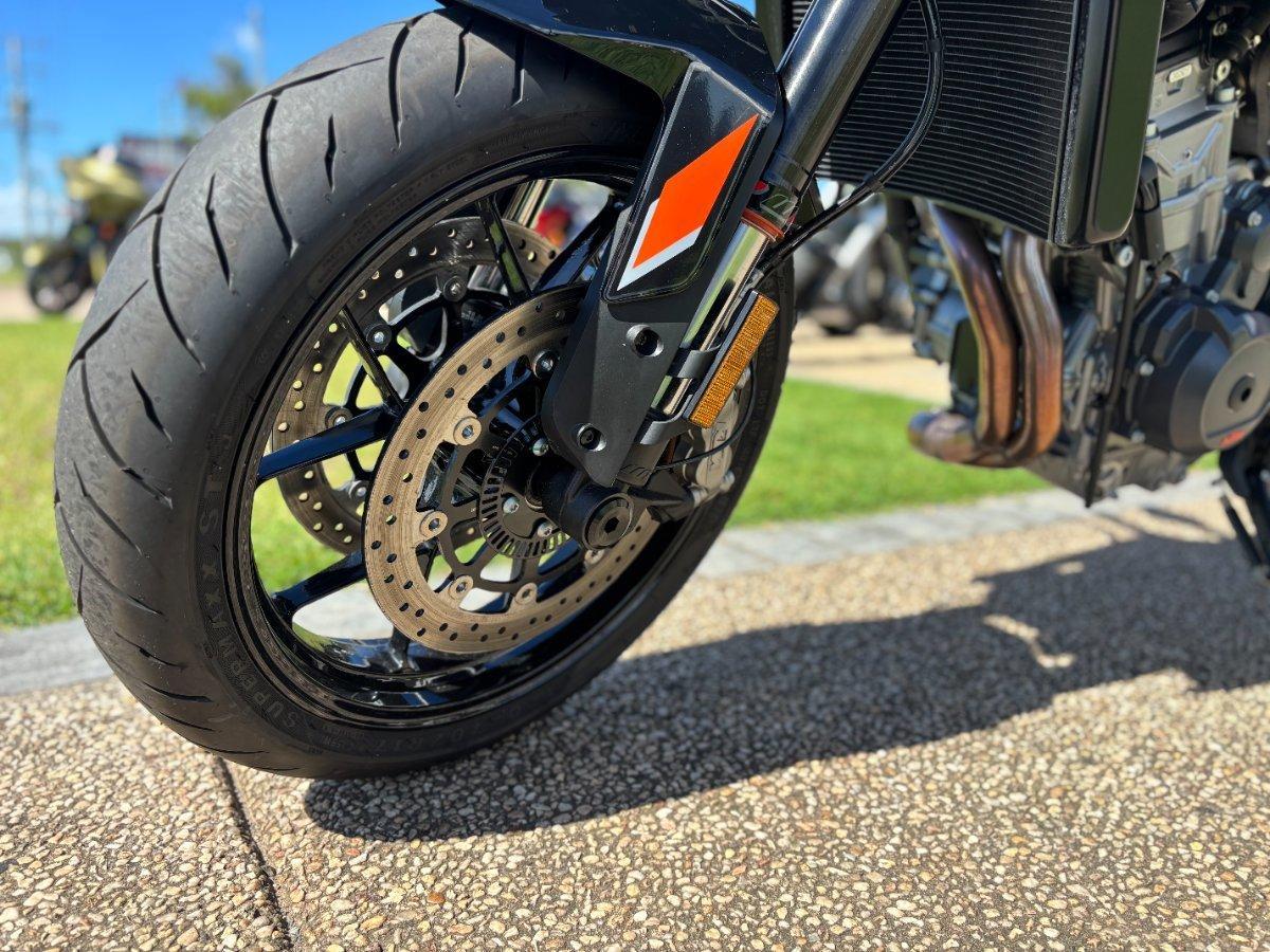 2024 KTM 790 DUKE ROAD