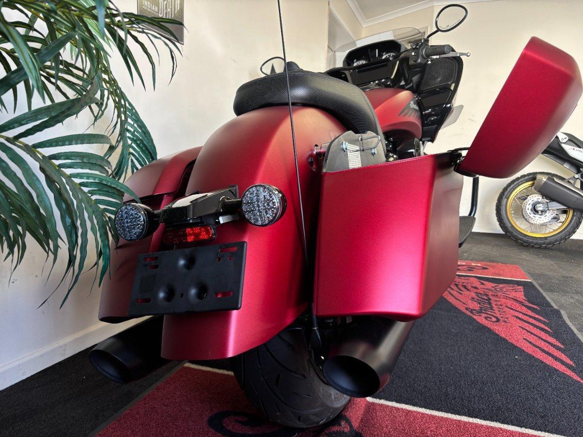 2024 INDIAN CHALLENGER DARK HORSE ROAD