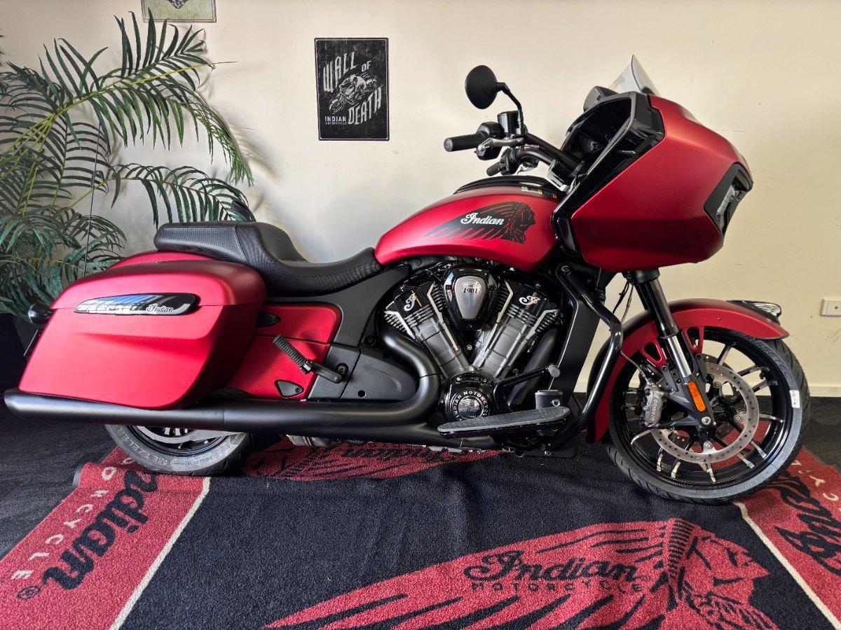 2024 INDIAN CHALLENGER DARK HORSE ROAD