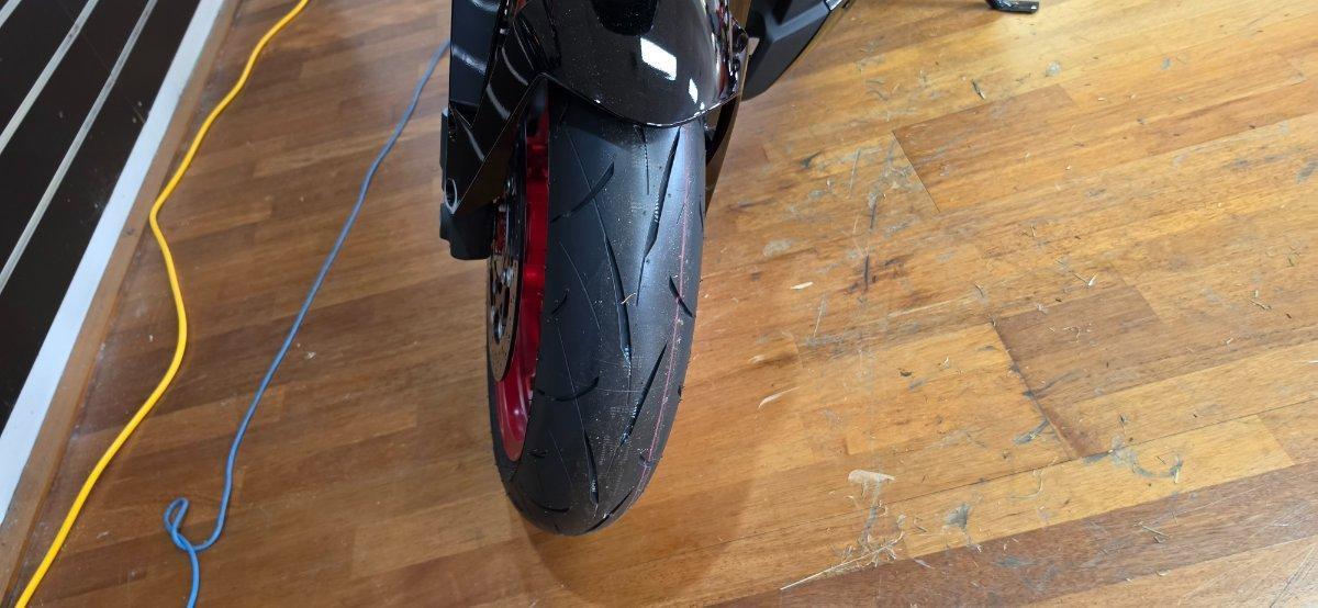 2025 SUZUKI GSX-8TT ROAD