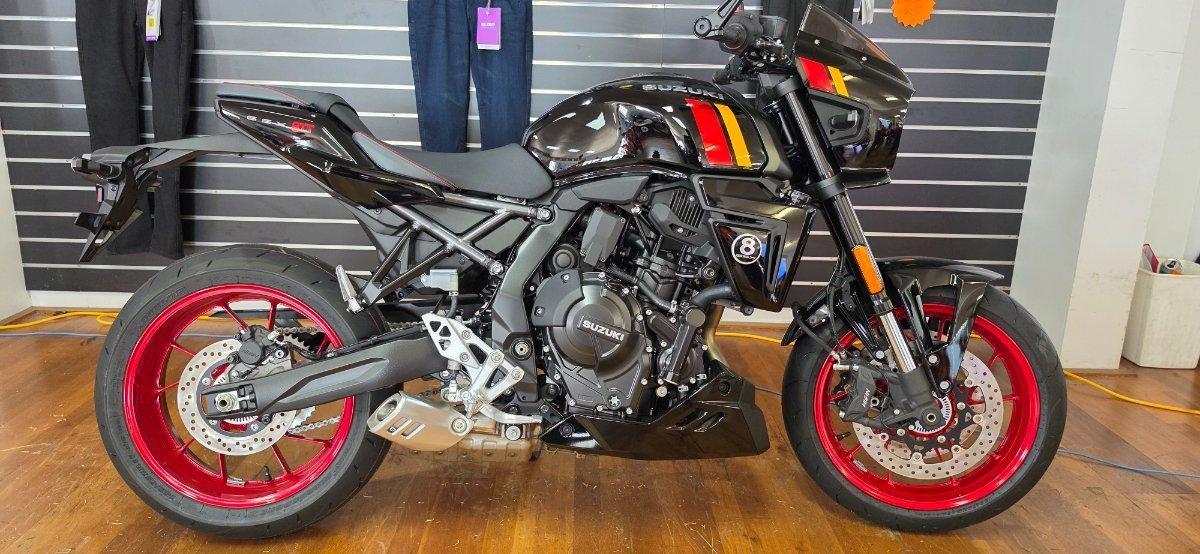 2025 SUZUKI GSX-8TT ROAD