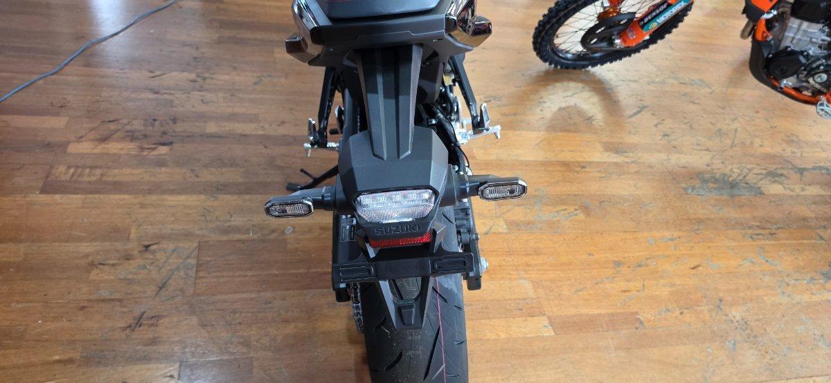 2025 SUZUKI GSX-8TT ROAD