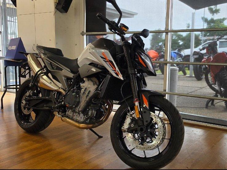 2024 KTM 790 DUKE ROAD