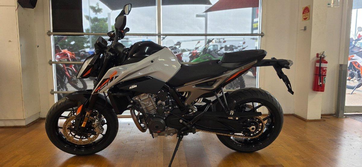 2024 KTM 790 DUKE ROAD