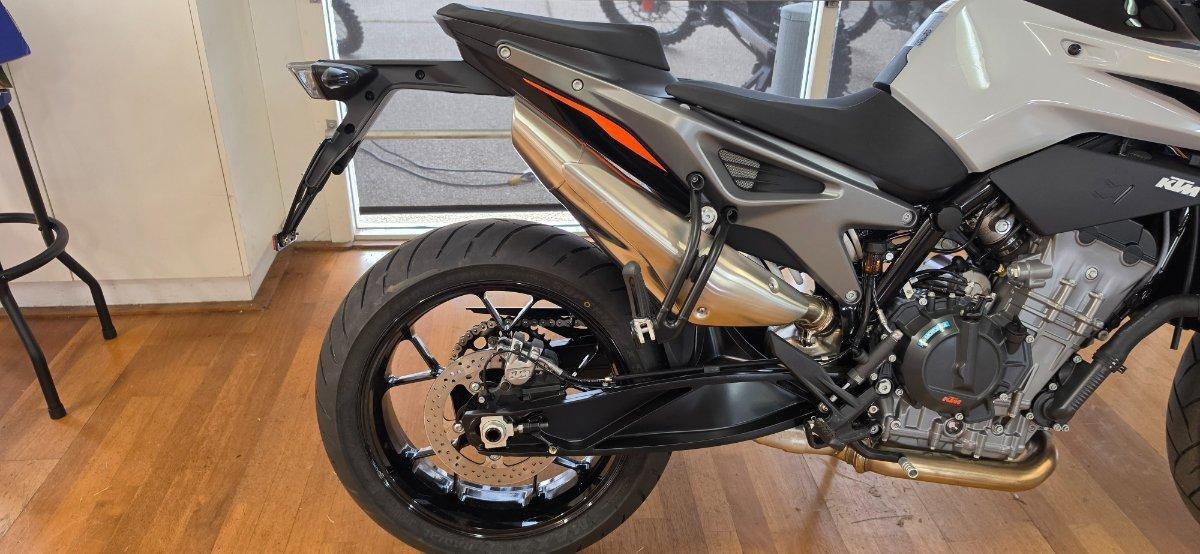 2024 KTM 790 DUKE ROAD