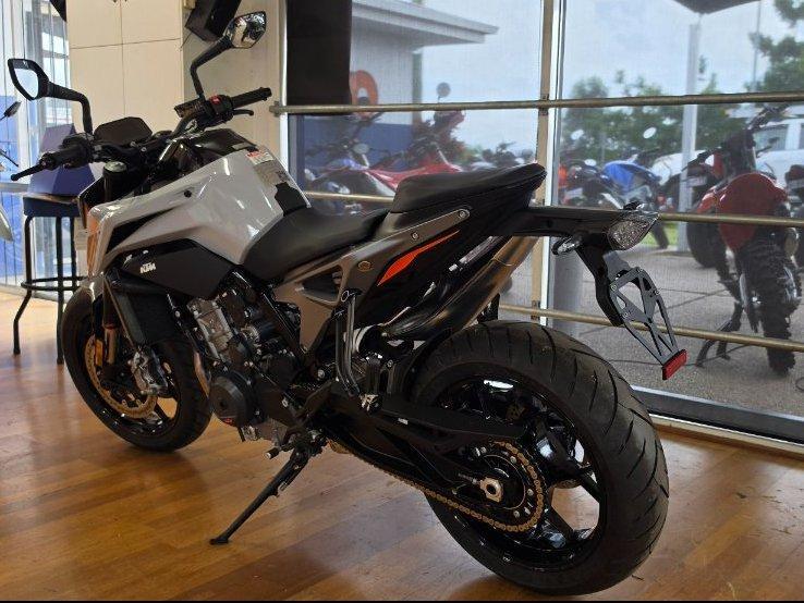 2024 KTM 790 DUKE ROAD