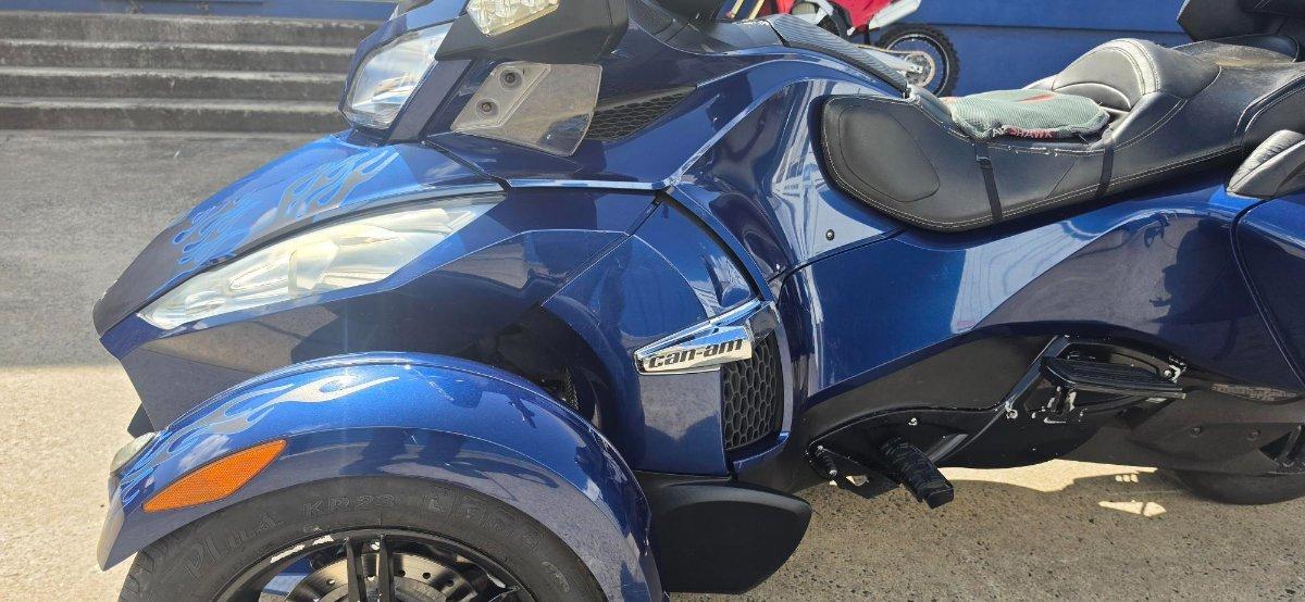2011 CAN-AM SPYDER RT-S SM5 ROAD