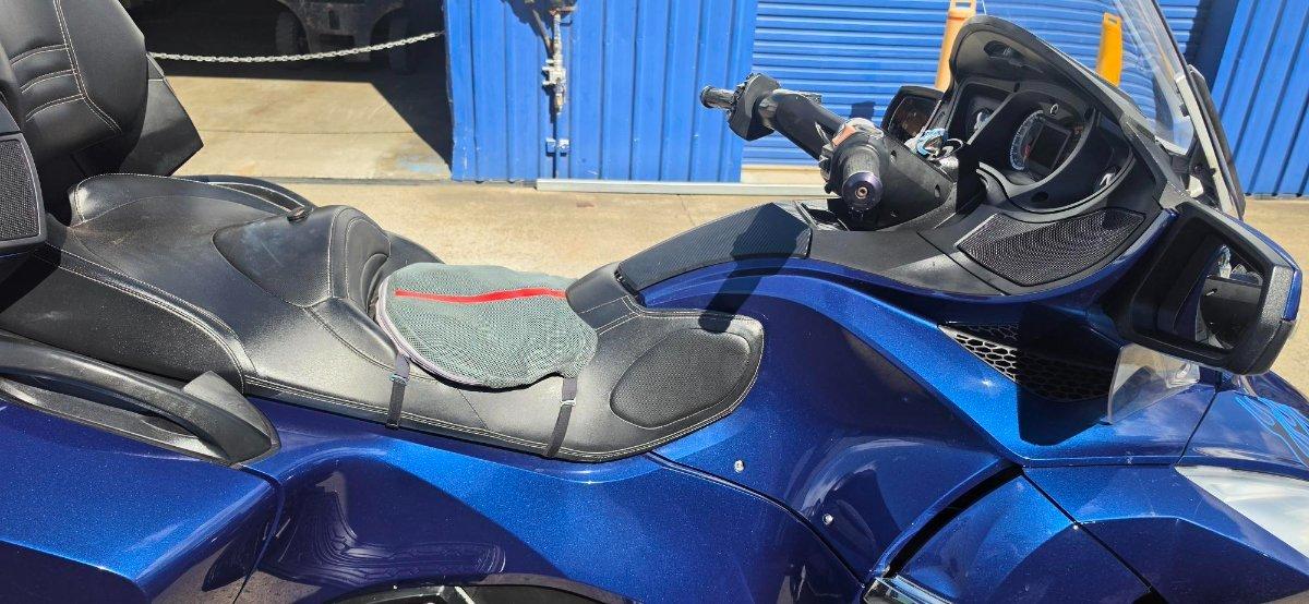 2011 CAN-AM SPYDER RT-S SM5 ROAD