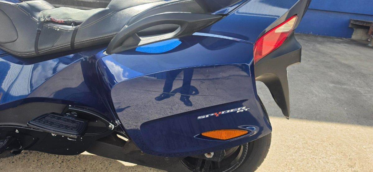 2011 CAN-AM SPYDER RT-S SM5 ROAD
