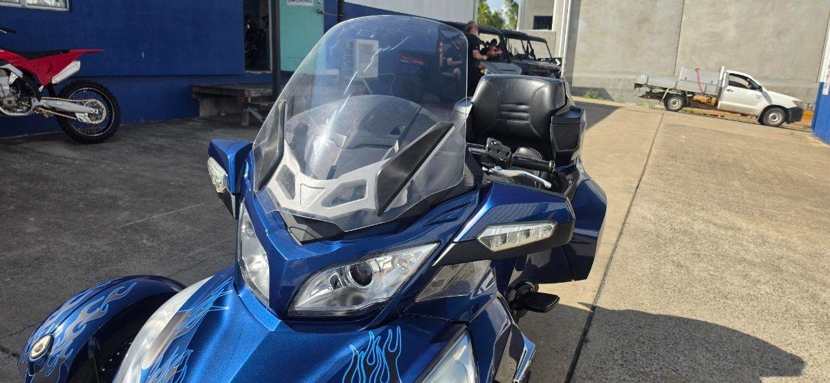 2011 CAN-AM SPYDER RT-S SM5 ROAD