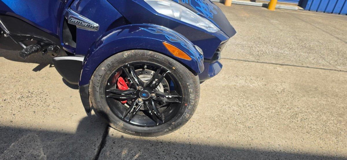 2011 CAN-AM SPYDER RT-S SM5 ROAD