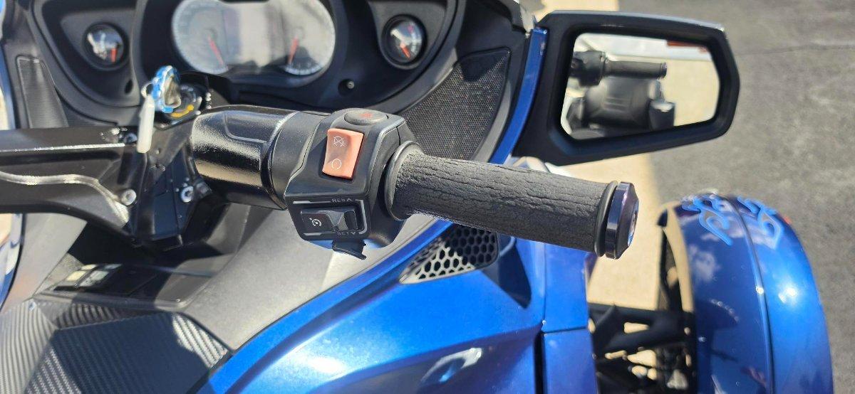 2011 CAN-AM SPYDER RT-S SM5 ROAD