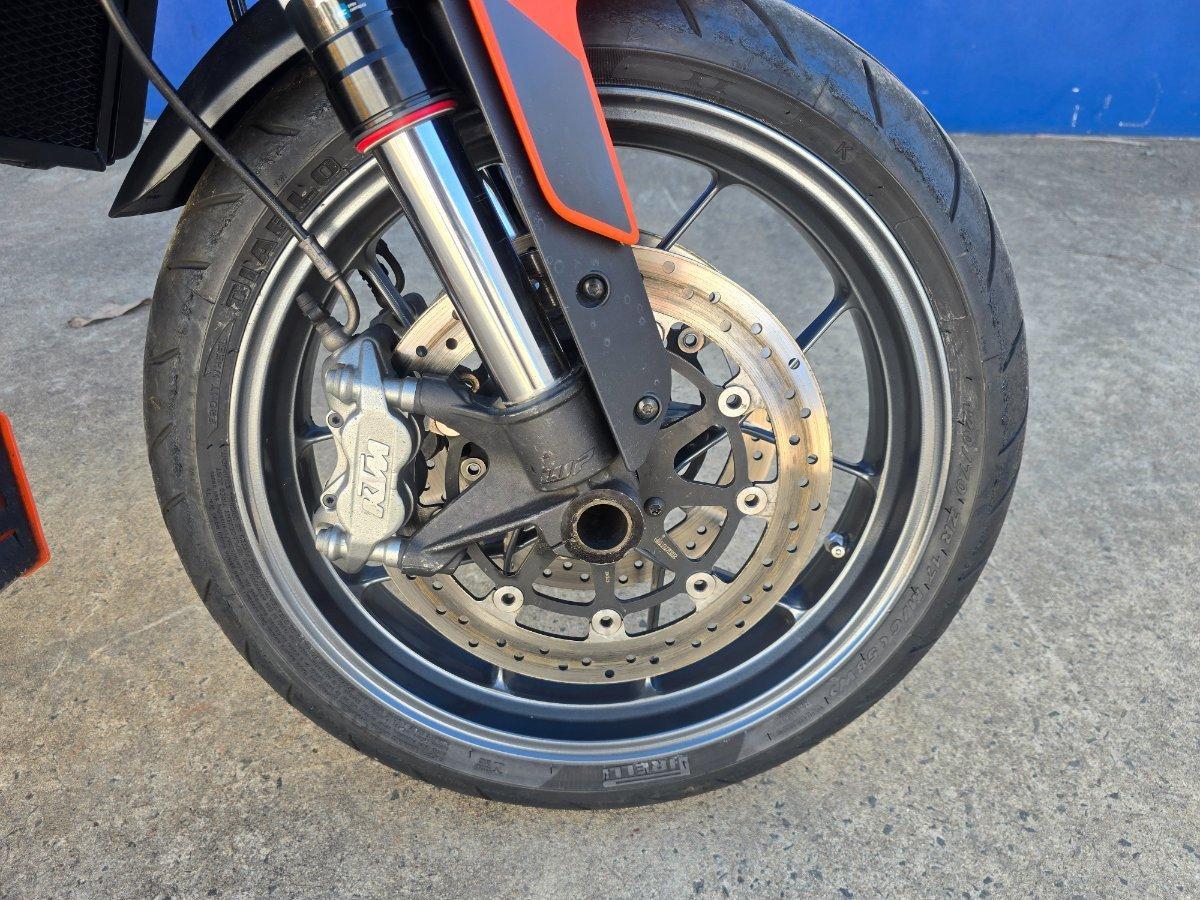 2023 KTM 890 DUKE GP ROAD