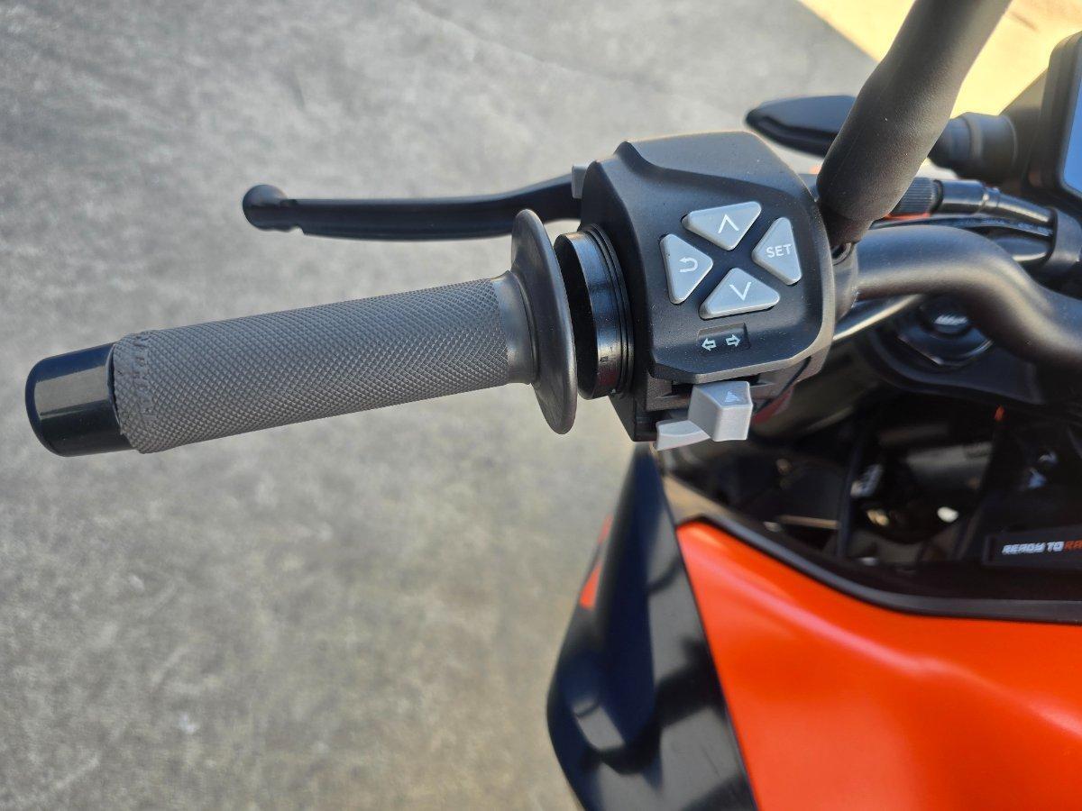 2023 KTM 890 DUKE GP ROAD