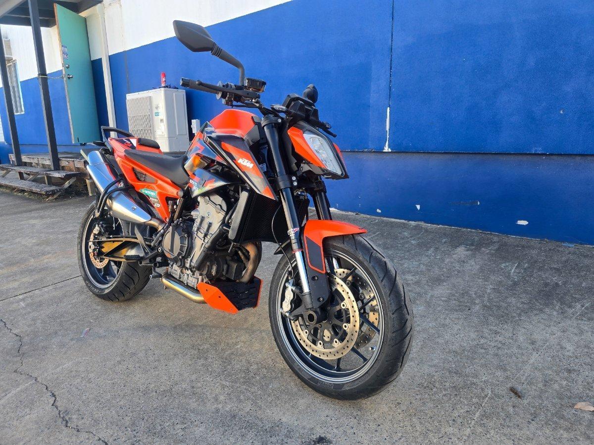 2023 KTM 890 DUKE GP ROAD