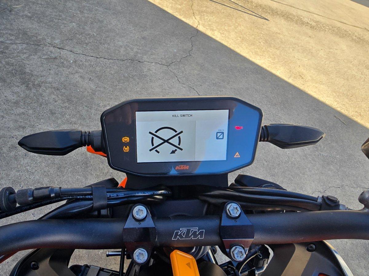 2023 KTM 890 DUKE GP ROAD